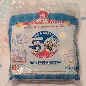 Peanuts Snoopy 50th Anniversary Parade 90's Cyber Snoopy